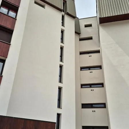Fonctionnel Avec Coin Montagne Et Balcon, Animaux Admis - Fr-1-811-8